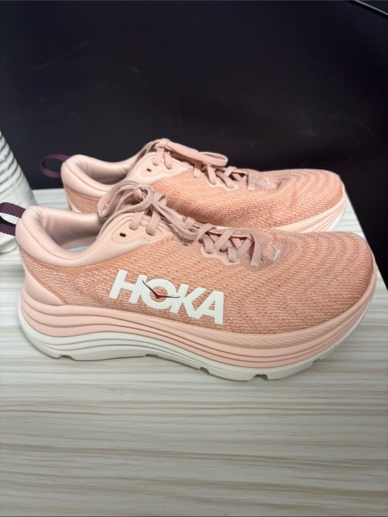 Hoka Shoes - Hoka Women's Peach Knit Platform Running Sneakers!! LIKE NEW!!!